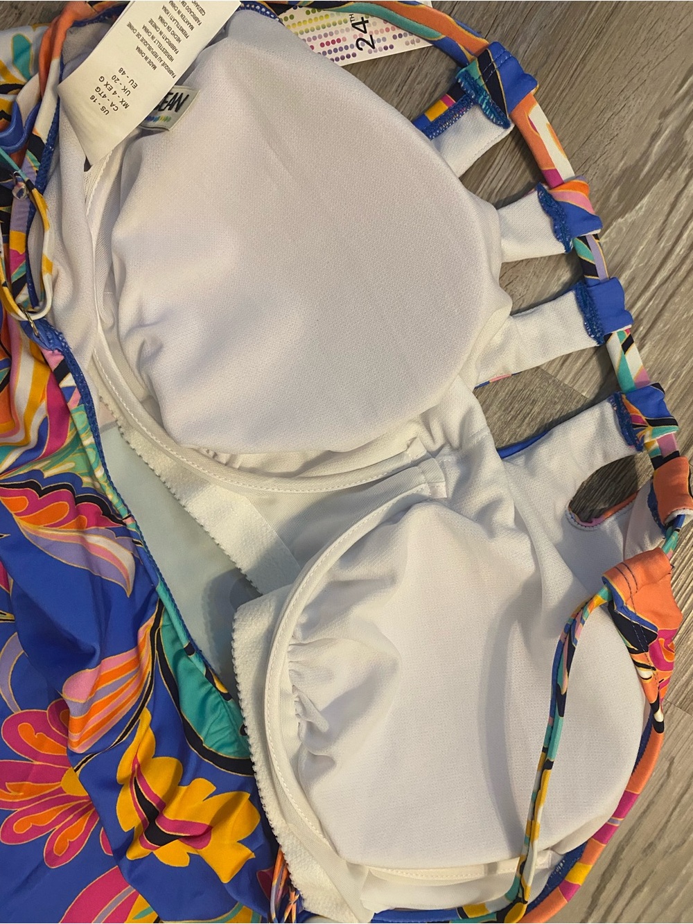 24th & Ocean Paisley UPF 50 Underwire Cutout High Neck Tankini Top Women's 16 - Picture 11 of 12